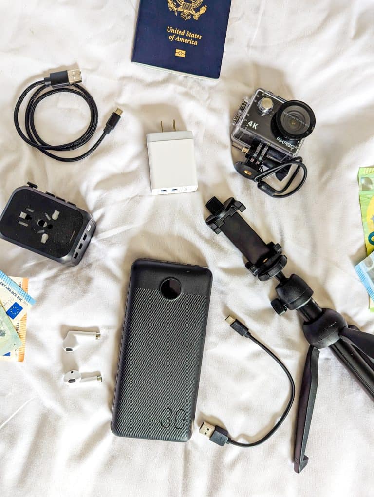 7 Essential Travel Tech Items You Need on Vacation! 